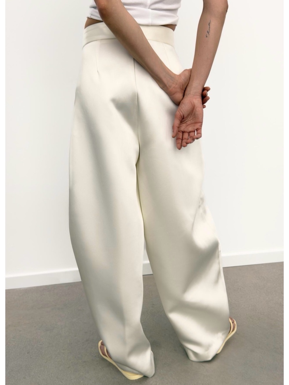 Zara Wide-Leg Satin Cream Trousers - Picture 5 of 12